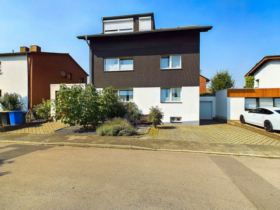 Front Zweifamilienhaus D�ren
