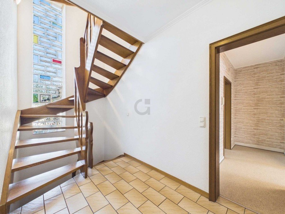 Zugang Wohnung EG Mehrfamilienhaus Niederzier / Hambach