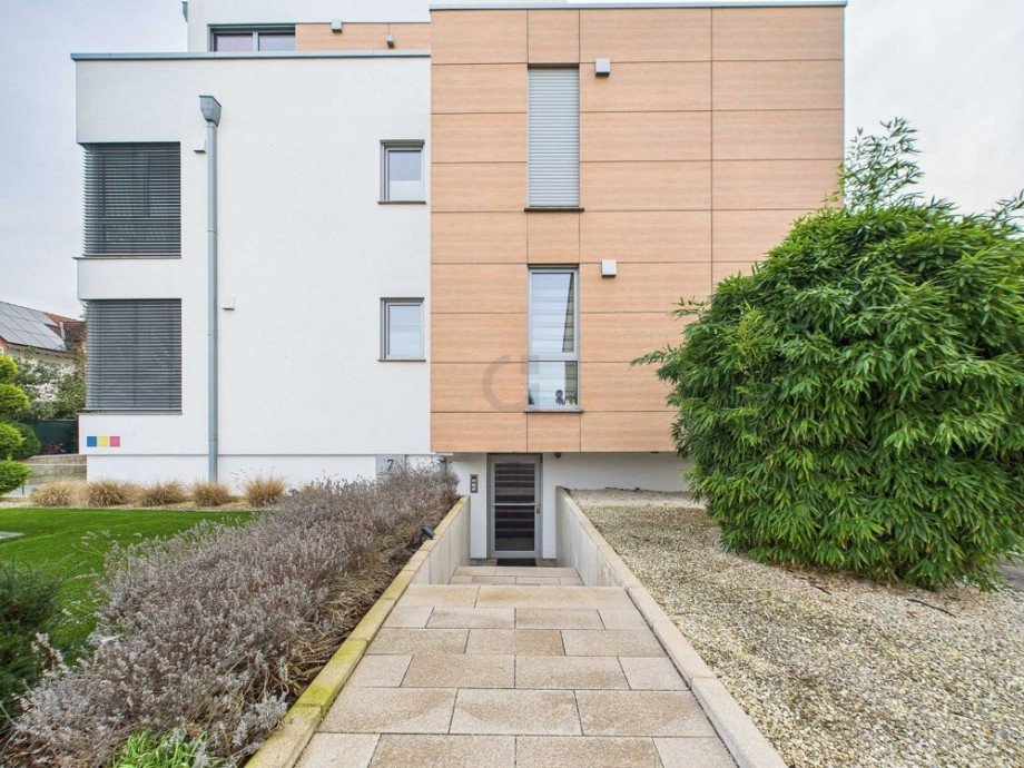 Zugang zum Haus Etagenwohnung D�ren / Niederau
