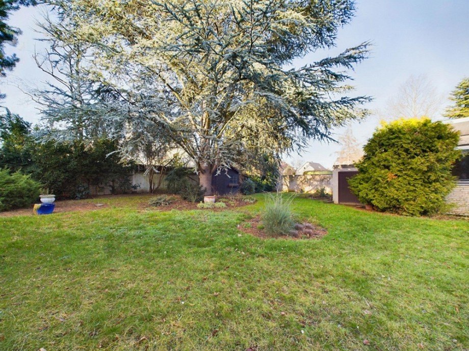 Garten + Baugrundst�ck Bungalow D�ren