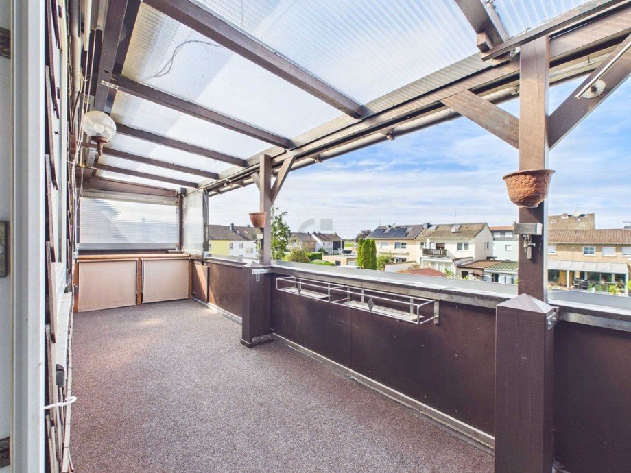 �berdachte Terrasse Dachgeschosswohnung N�rvenich / Binsfeld