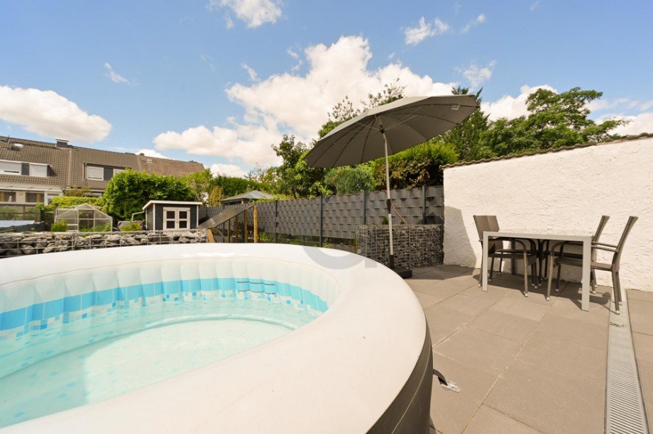 Poolblick (steht nicht zum Verkauf) Reihenhaus D�ren