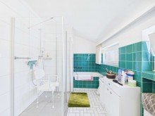Badezimmer OG Derichsweiler: Zeitlose Architektur und durchdachter Grundriss -sofort frei-