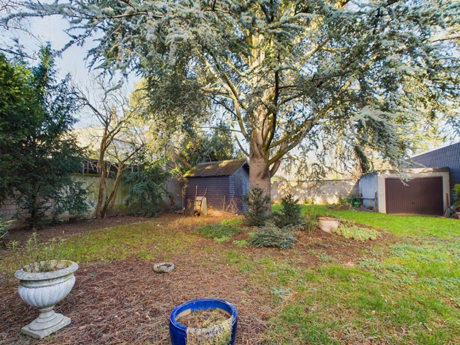 Garten und Baugrundst�ck Bungalow D�ren