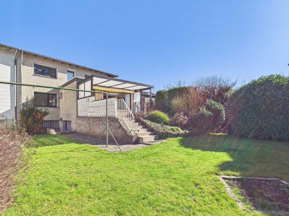 Blick aus Garten Einfamilienhaus D�ren / G�rzenich