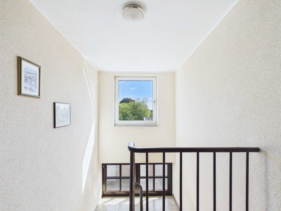 Treppenaufgang Dachgeschosswohnung N�rvenich / Binsfeld
