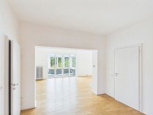 Wohnen / Essen D�ren-Lendersdorf: Gro�z�giges Wohnhaus mit 3.800 m� Garten