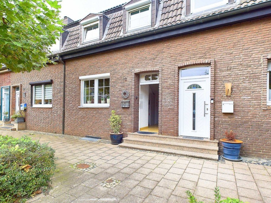 Frontansicht Einfamilienhaus D�ren