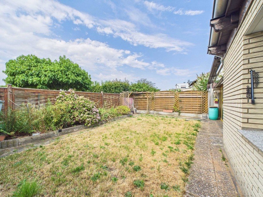 Blick in den Garten Zweifamilienhaus D�ren / Derichsweiler