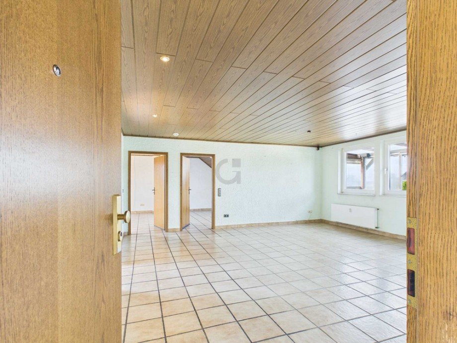 Wohnungszugang Dachgeschosswohnung N�rvenich / Binsfeld