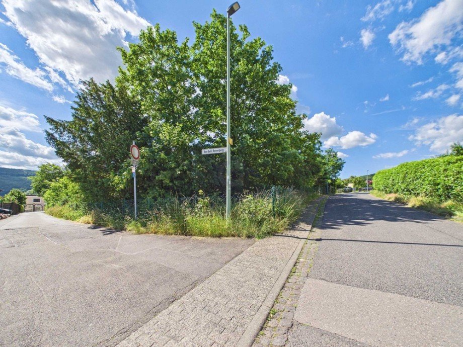 Zufahrt von Hauptstra�e Wohngrundst�ck Kreuzau / Obermaubach