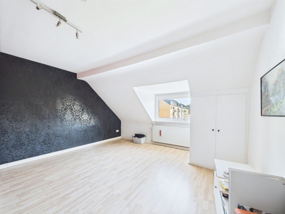 Zimmer Dachgeschoss Zweifamilienhaus D�ren