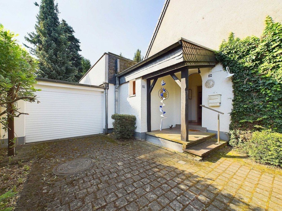Front Einfamilienhaus D�ren