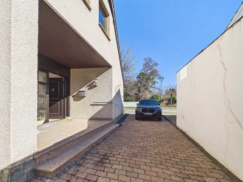 Zufahrt Einfamilienhaus D�ren / G�rzenich