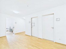 Flur linke H�lfte Ihre neue B�ro- bzw. Praxisfl�che in Bestlage von D�ren!