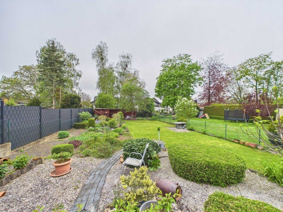 Blick in Garten Einfamilienhaus D�ren / Echtz