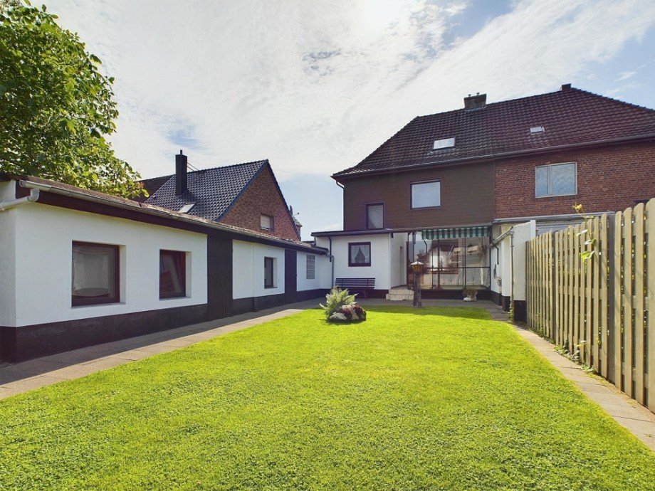 R�ckseite / Garten Doppelhaush�lfte J�lich / Stetternich