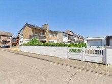 seitliche Ansicht Derichsweiler: Zeitlose Architektur und durchdachter Grundriss -sofort frei-