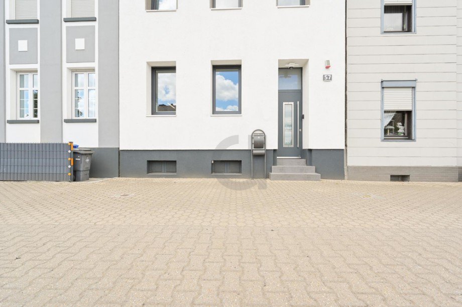 Front Reihenhaus D�ren