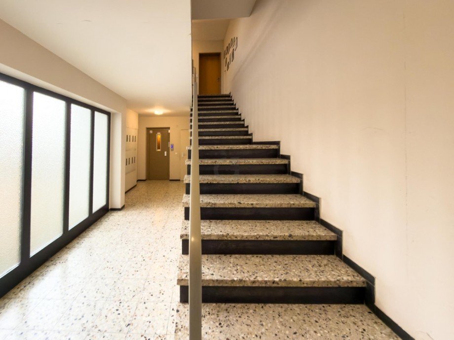 Treppenaufgang Etagenwohnung D�ren