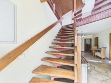 Aufgang ins DG Gro�z�giges Wohnhaus in Traumlage oberhalb des Rurtals