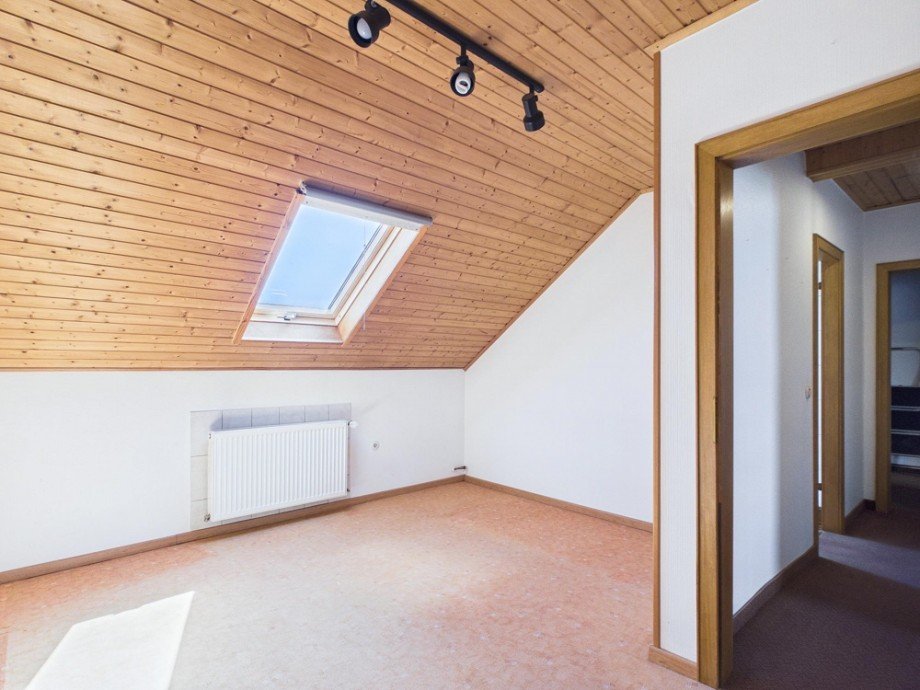 Zimmer 3 DG Einfamilienhaus D�ren