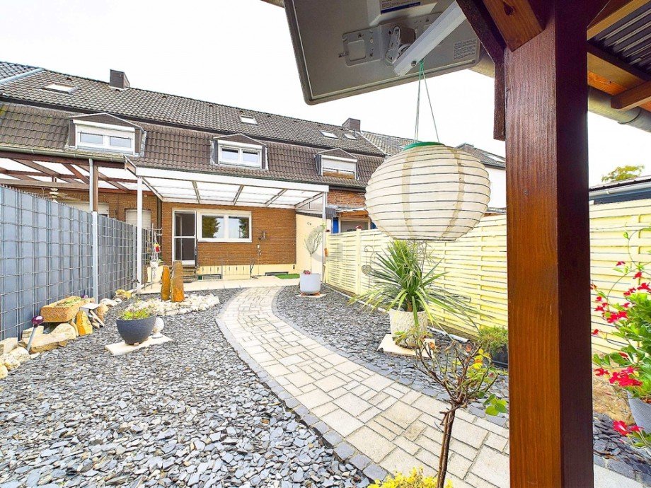 Gartenblick von Garage Einfamilienhaus D�ren