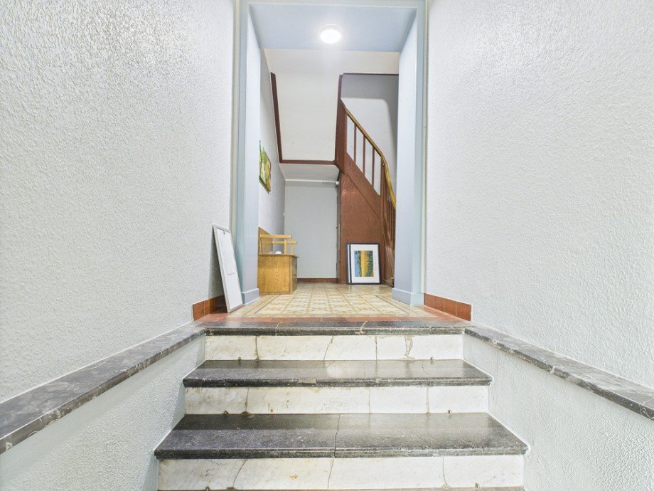 Hauseingang Etagenwohnung D�ren