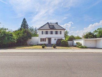 Hauptbild D�ren-Lendersdorf: Gro�z�giges Wohnhaus mit 3.800 m� Garten