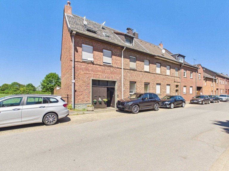 Ansicht von Stra�e Niederzier / Hambach Mehrfamilienhaus Solides Mehrfamilienhaus in d�rflicher Lage von Niederzier-Hambach