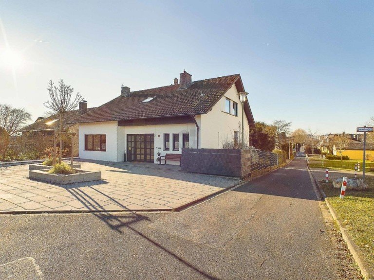 Stra�enansicht D�ren / Birkesdorf Einfamilienhaus Leider ist diese tolle Liegenschaft bereits verkauft!