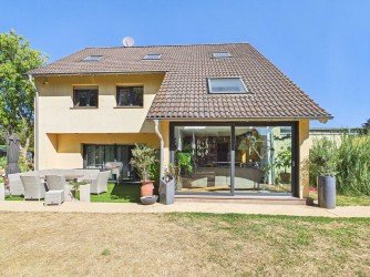 Hauptbild Großzügiges Wohnhaus mit Einliegerwohnung in Randlage von Lendersdorf.