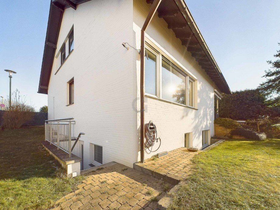 r�ckw�rtige Ansicht m. Kellerabgang Einfamilienhaus D�ren / Birkesdorf