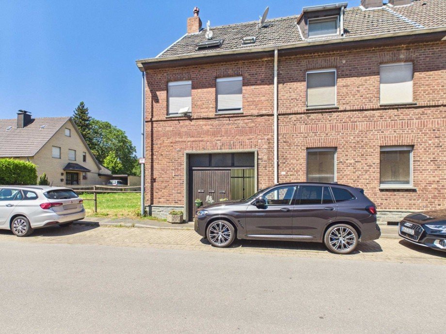 Frontansicht Mehrfamilienhaus Niederzier / Hambach