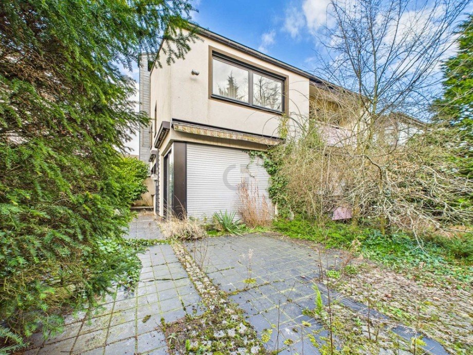 Ansicht Haus aus Garten Doppelhaush�lfte D�ren