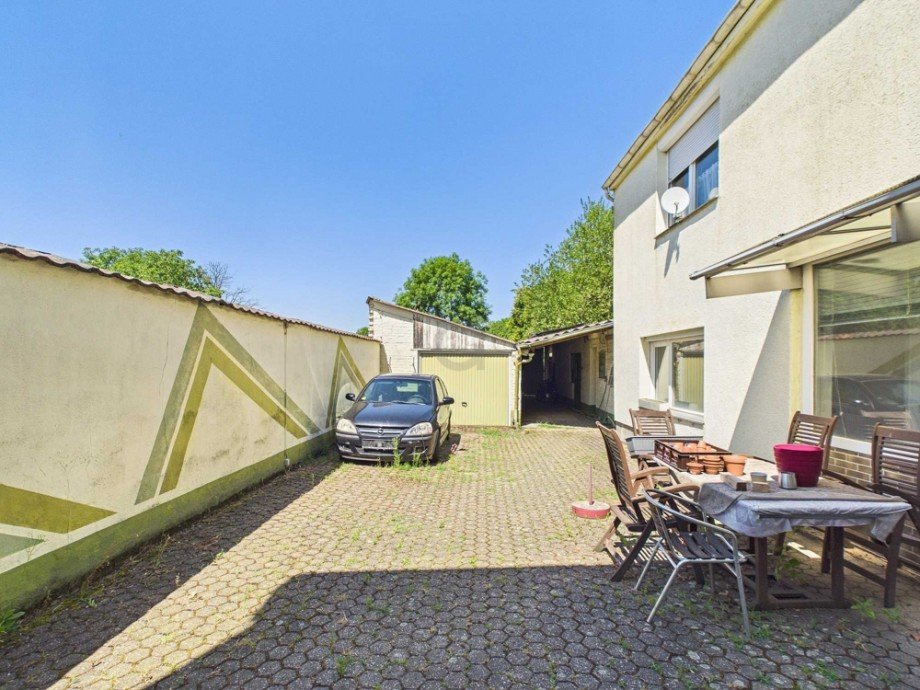 Innenhof Mehrfamilienhaus Niederzier / Hambach