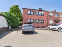 Bild (4869a1876cfca4e1b7b5e30e8dcd8526): Birkesdorf: Zweifamilienhaus, freiwerdend, 168 qm Wohnfl�che, Garten mit Teich, ruhige Sackgasse