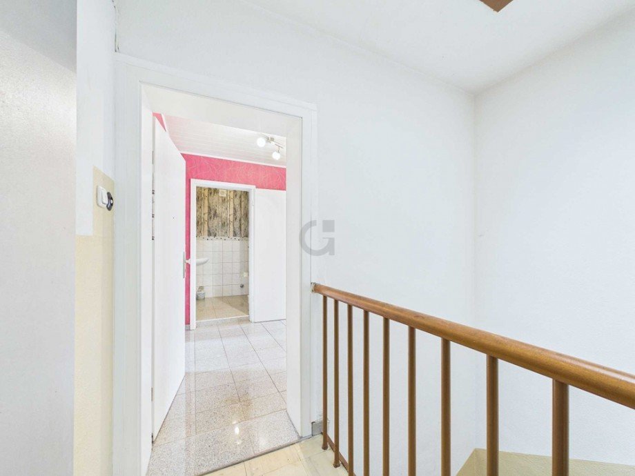 Zugang Wohnung Dachgeschosswohnung D�ren