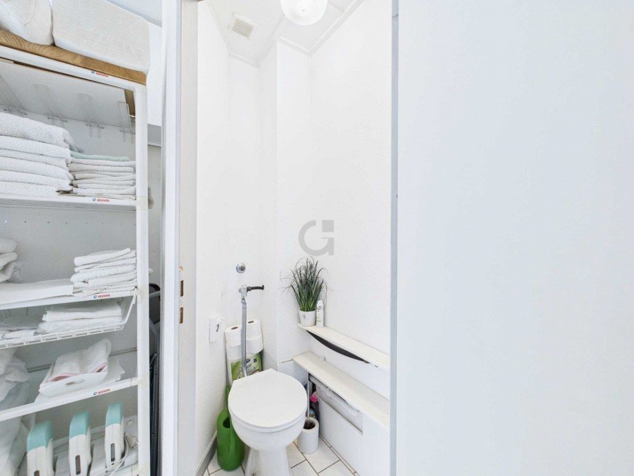 WC B�rofl�che D�ren / Niederau