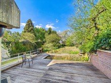 Terrasse Gro�z�giges Stadthaus mit 7 Zimmern, vielf�ltigen Nutzungsm�glichkeiten und Doppelgarage