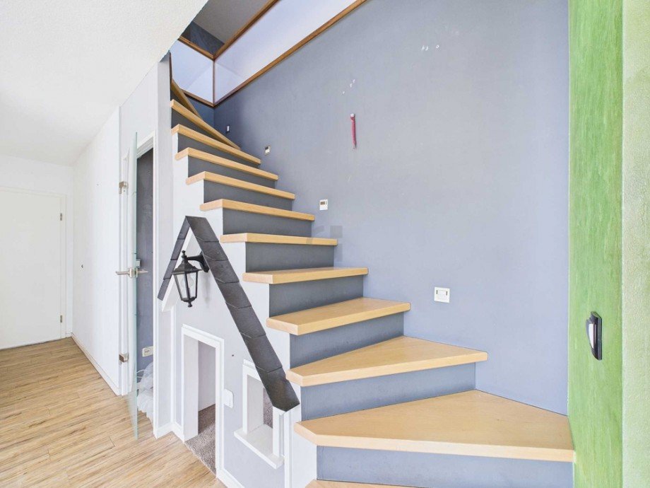 Aufgang Dachspitz Maisonettewohnung Merzenich