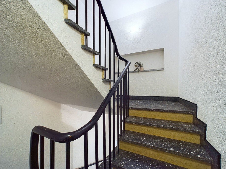 Treppenhaus Mehrfamilienhaus D�ren