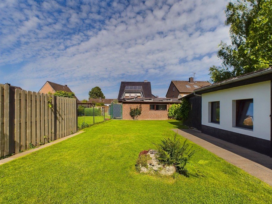 Garten Doppelhaush�lfte J�lich / Stetternich