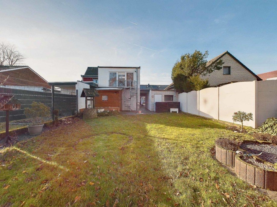 Blick aus Garten zum Haus Doppelhaush�lfte D�ren / Lendersdorf