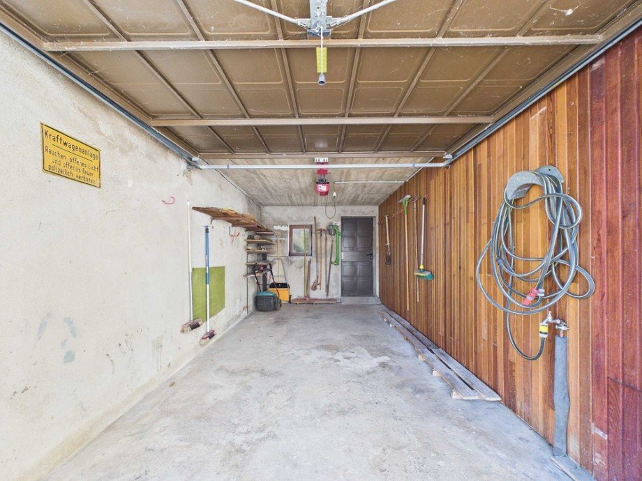 Blick in die Garage Einfamilienhaus D�ren / G�rzenich