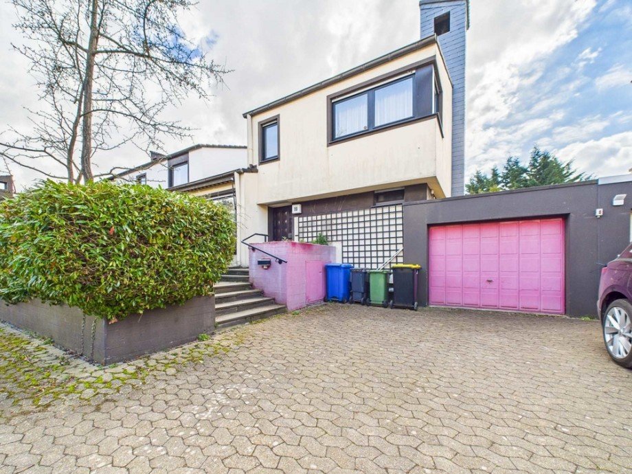 Zugang/ Zufahrt Garage Doppelhaush�lfte D�ren