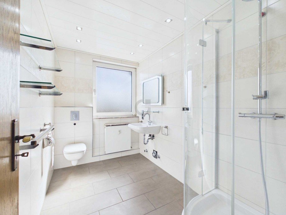 Badezimmer Dachgeschosswohnung N�rvenich / Binsfeld