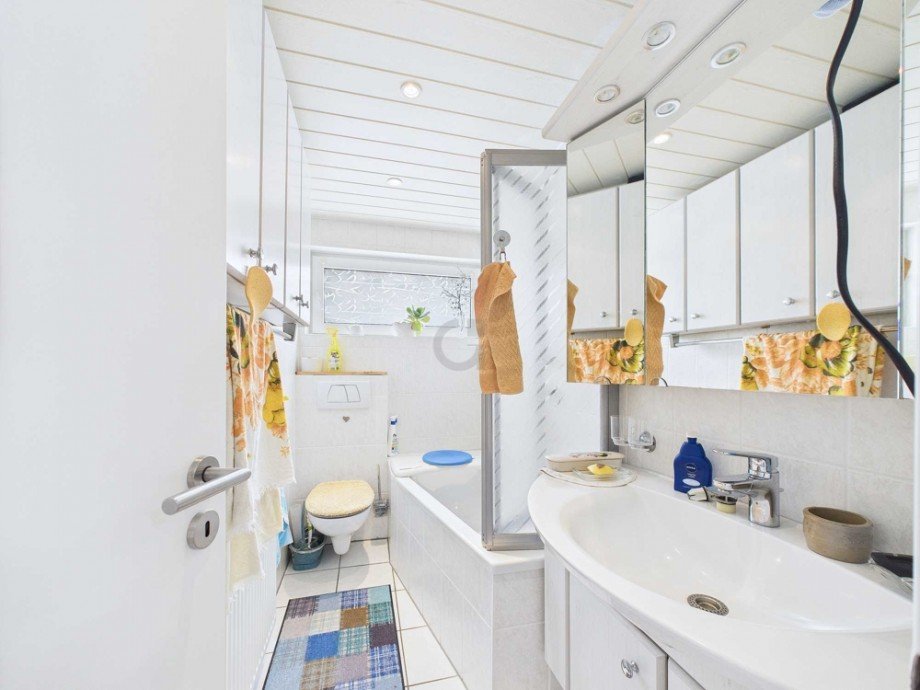 Badezimmer Doppelhaush�lfte D�ren