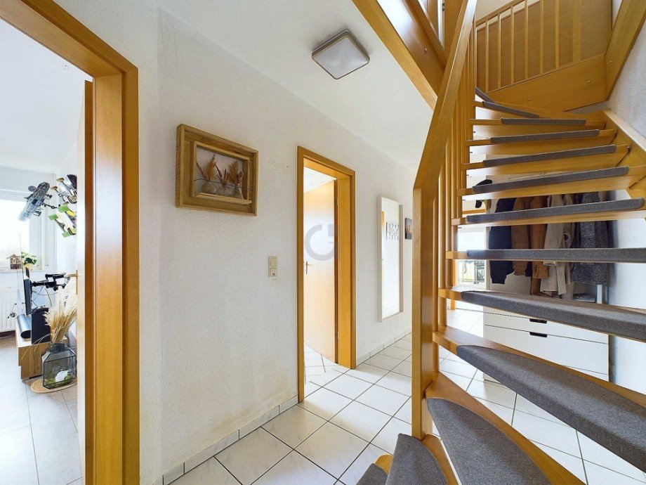 Eingangsdiele Dachgeschosswohnung Merzenich / Golzheim