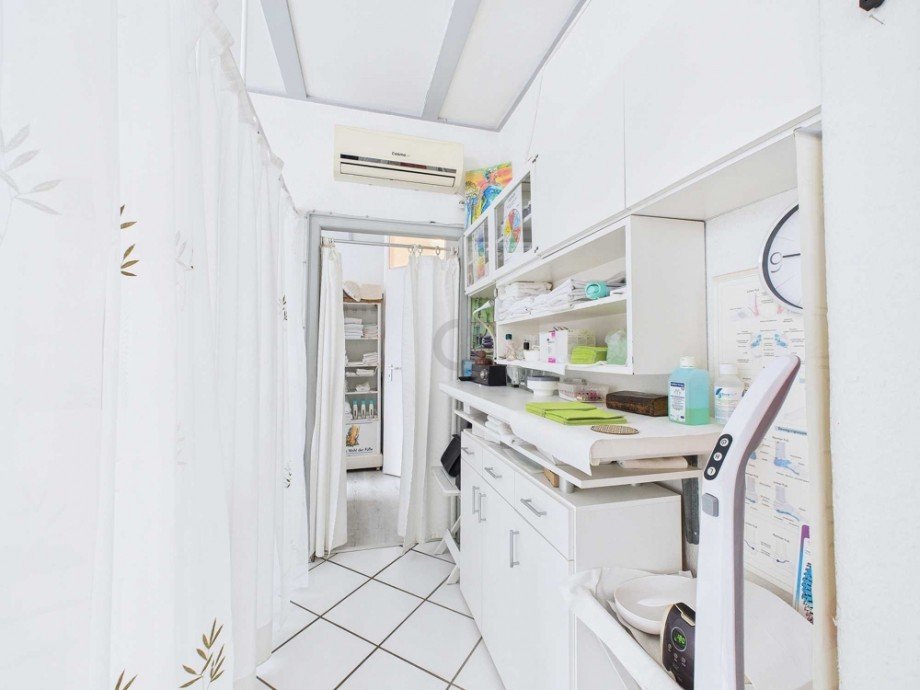 Durchgang zum Lager B�rofl�che D�ren / Niederau